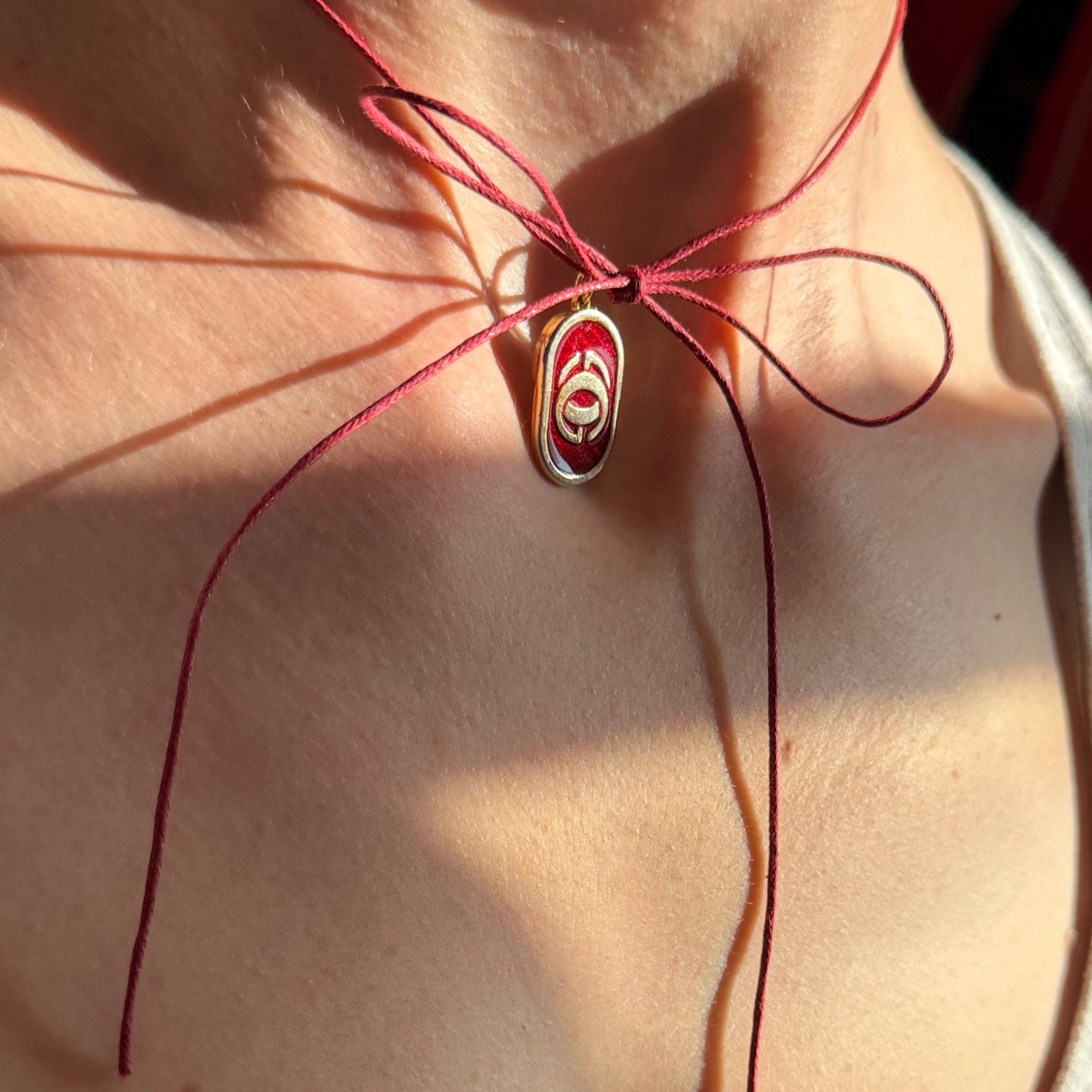 Vintage Gucci Rouge Enamel Emblem Necklace – Re-Dunne