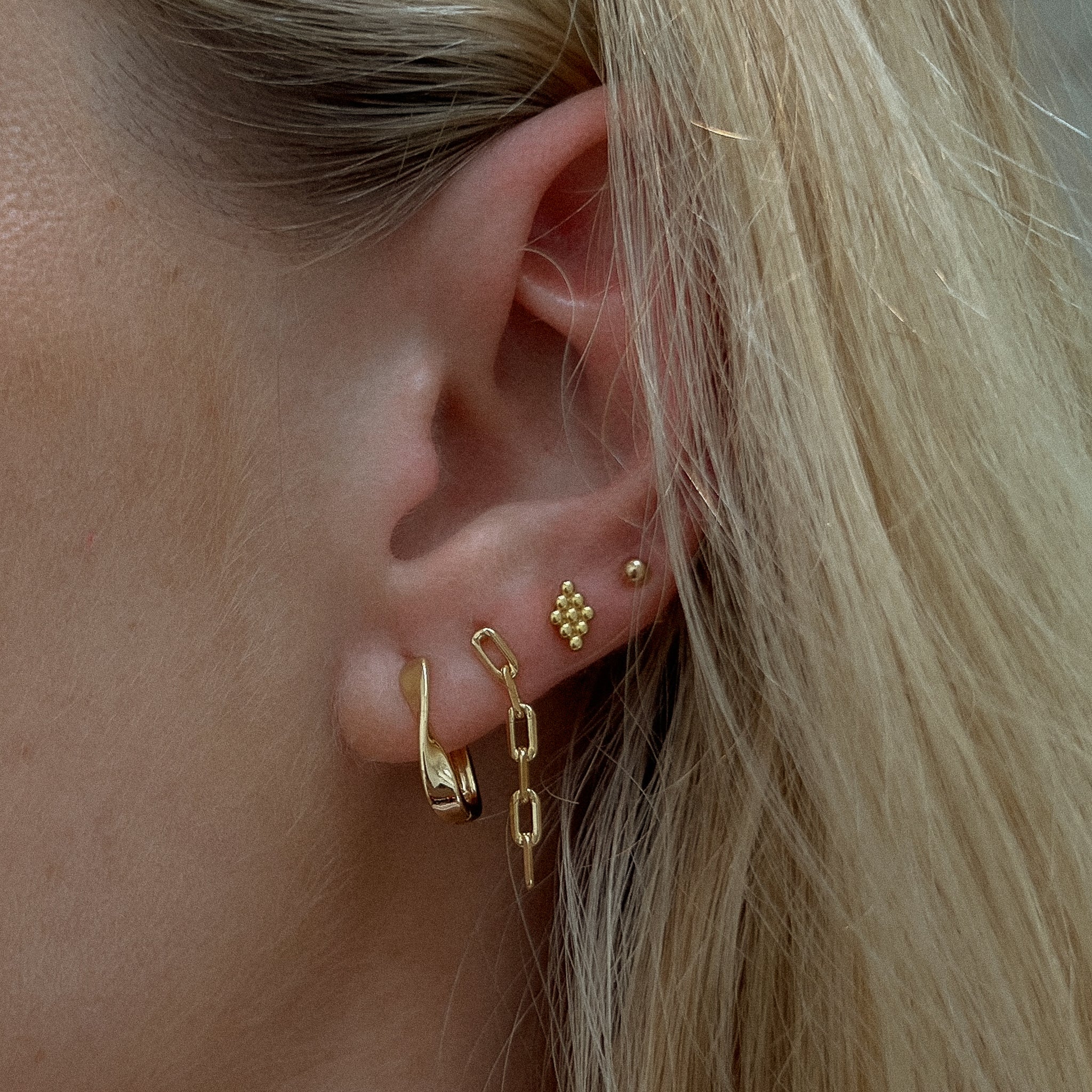 18k Gold Vermeil delicate geometric dot cluster