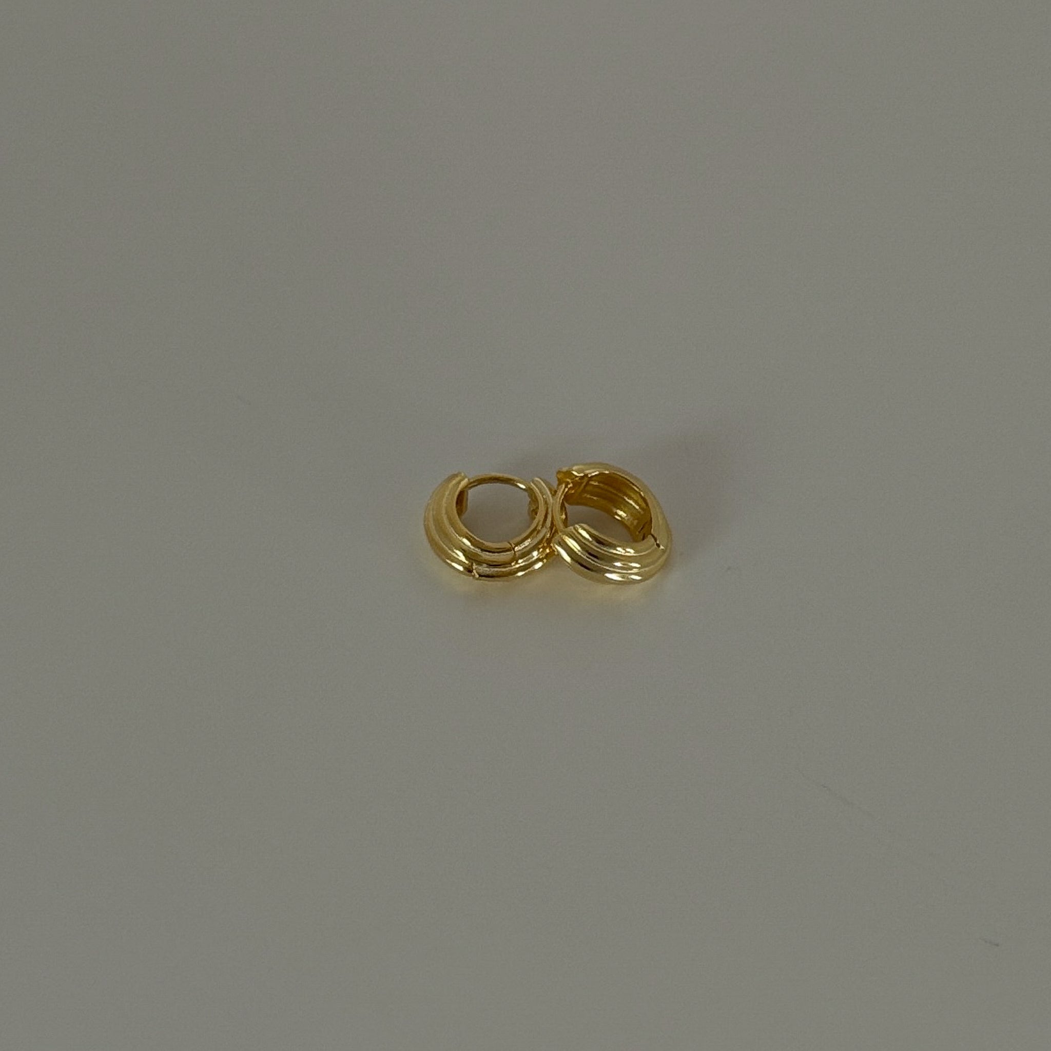 Modern Geometric Vintage Ridged 18k Gold Vermeil Sterling Silver Huggie Hoop Earrings