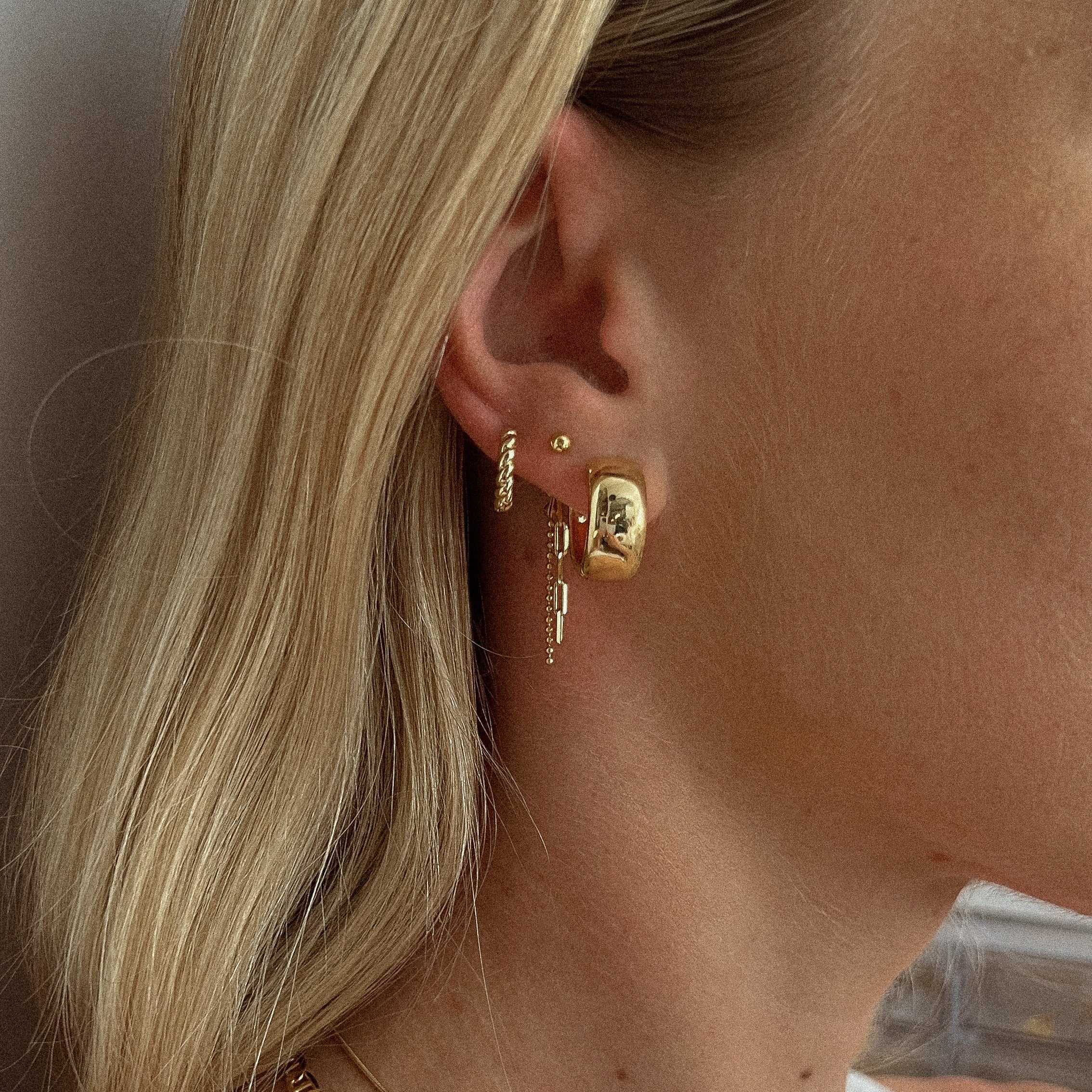 Gold Filled Dainty Hoop earring