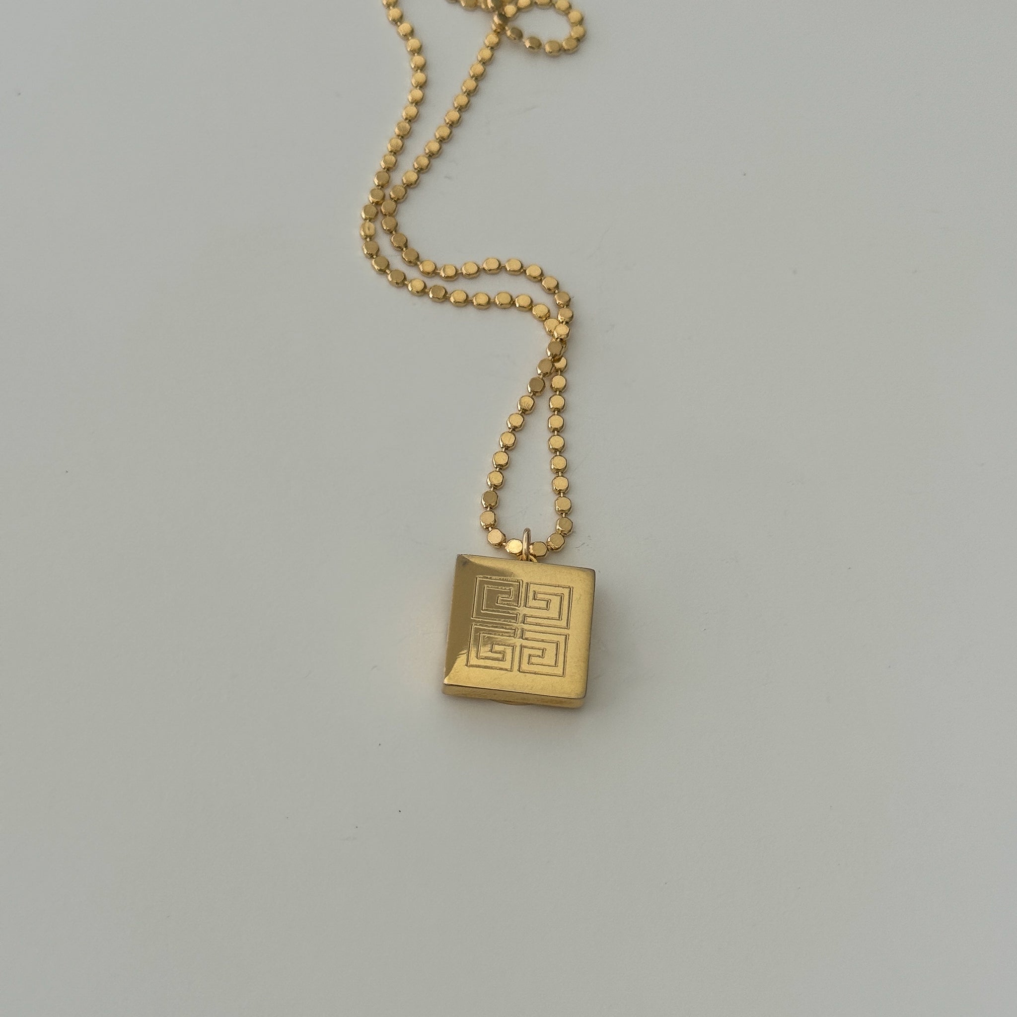 GIVENCHY necklace vintage ゴールド 刻印 オールド Vintage Givenchy Logo Chain Necklace | Gold Designer Jewelry