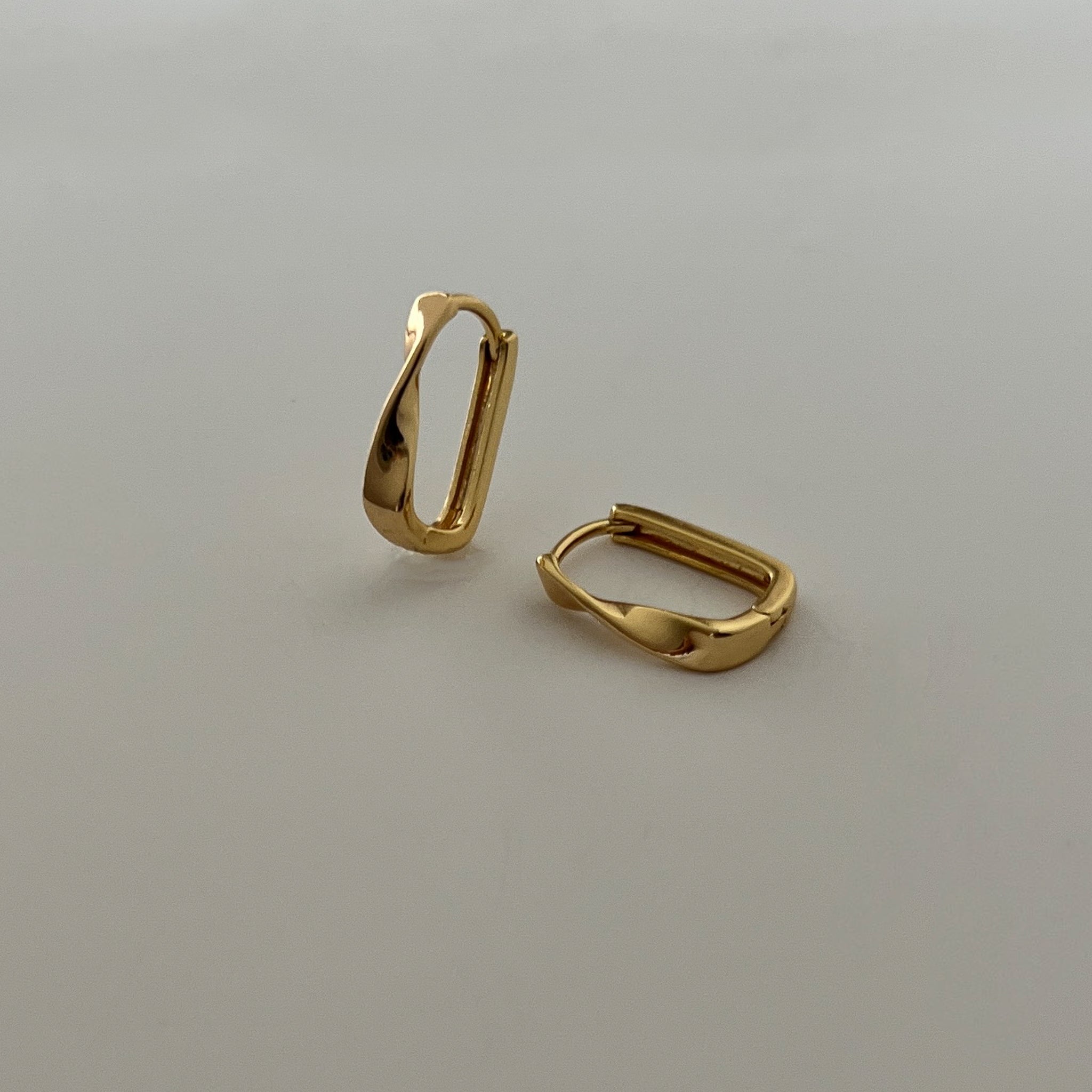Gold Filled Twisted Geometric 15.5mm Oblong U-Shaped Hoop Earrings in Gold