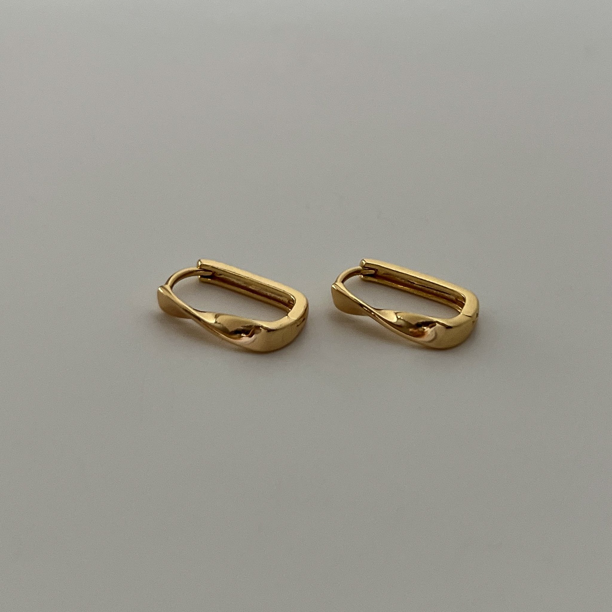 Gold Filled Twisted Geometric 15.5mm Oblong U-Shaped Hoop Earrings in Gold