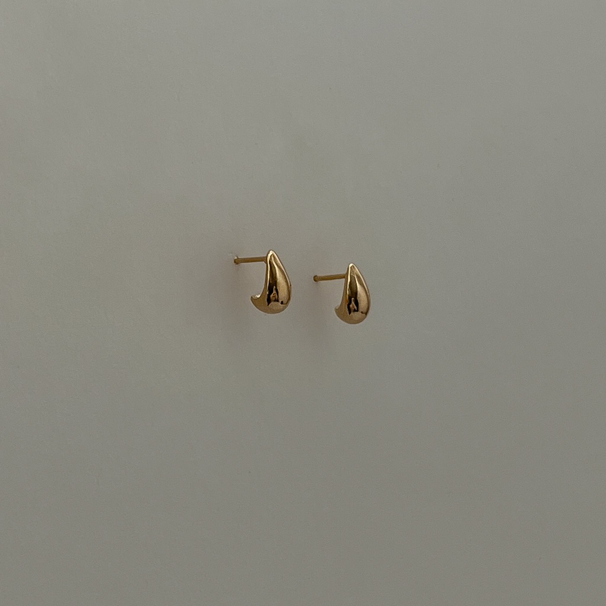 Goldfilled Mini Teardrop Stud Earrings