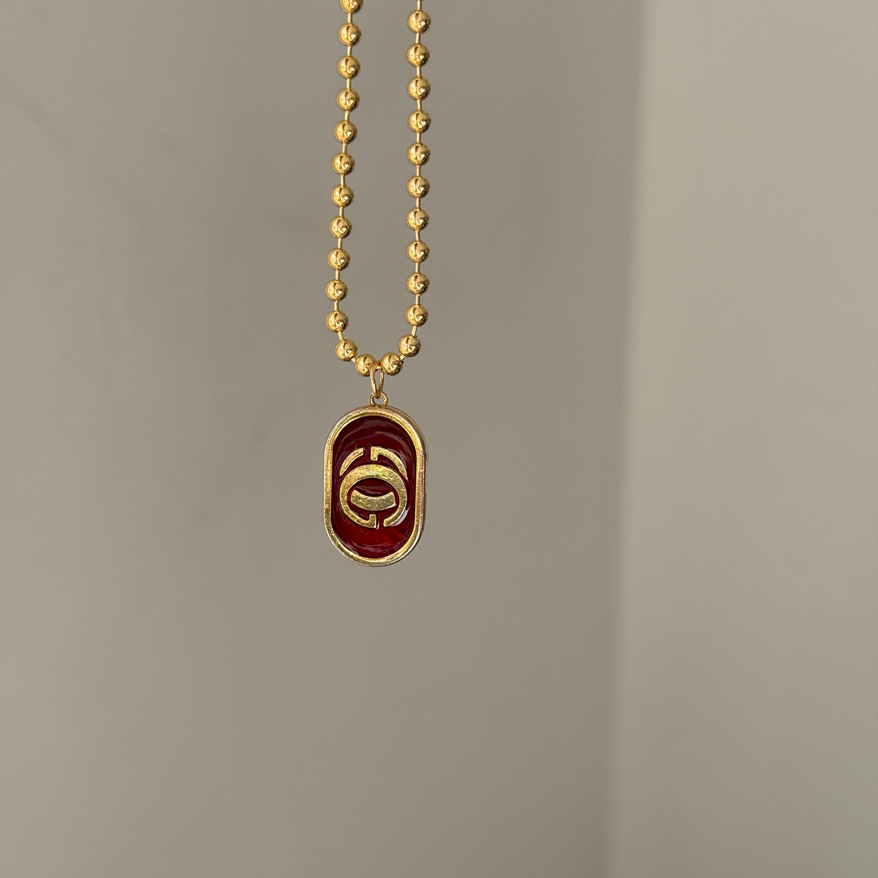 GUCCI  Vintage Necklace  限定品 Vintage Gucci Rouge Enamel Emblem Necklace – Re-Dunne