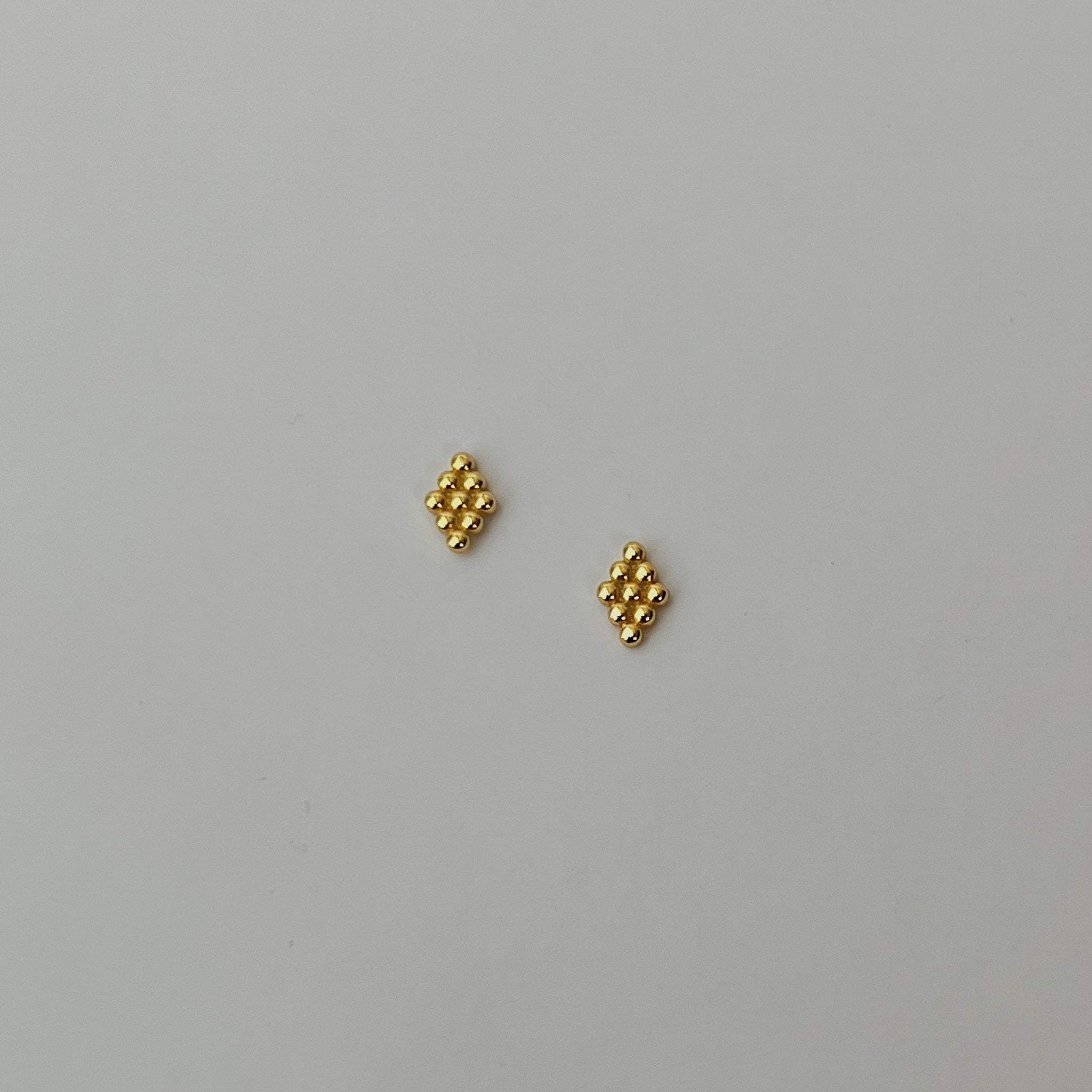18k Gold Vermeil delicate geometric dot cluster