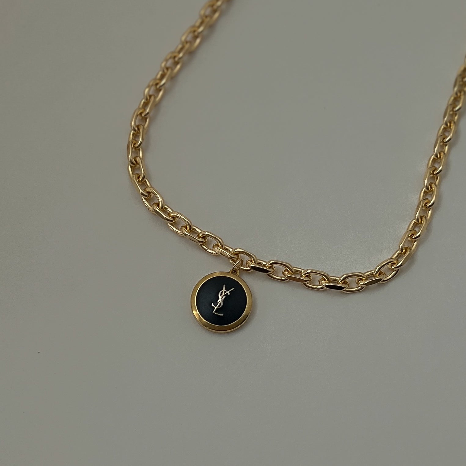 Vintage Liz Claiborne Black Plastic Gold Tone Beaded Necklace Classic Logo