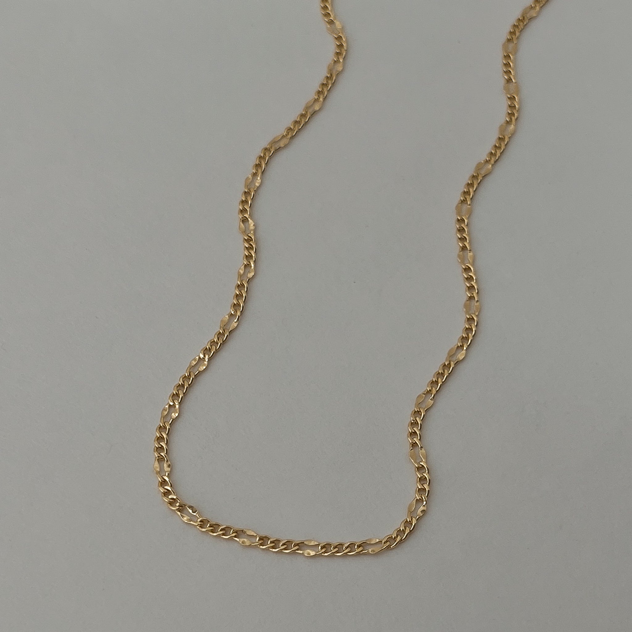 Dainty deals figaro chain