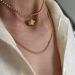 Puffy star gold choker necklace