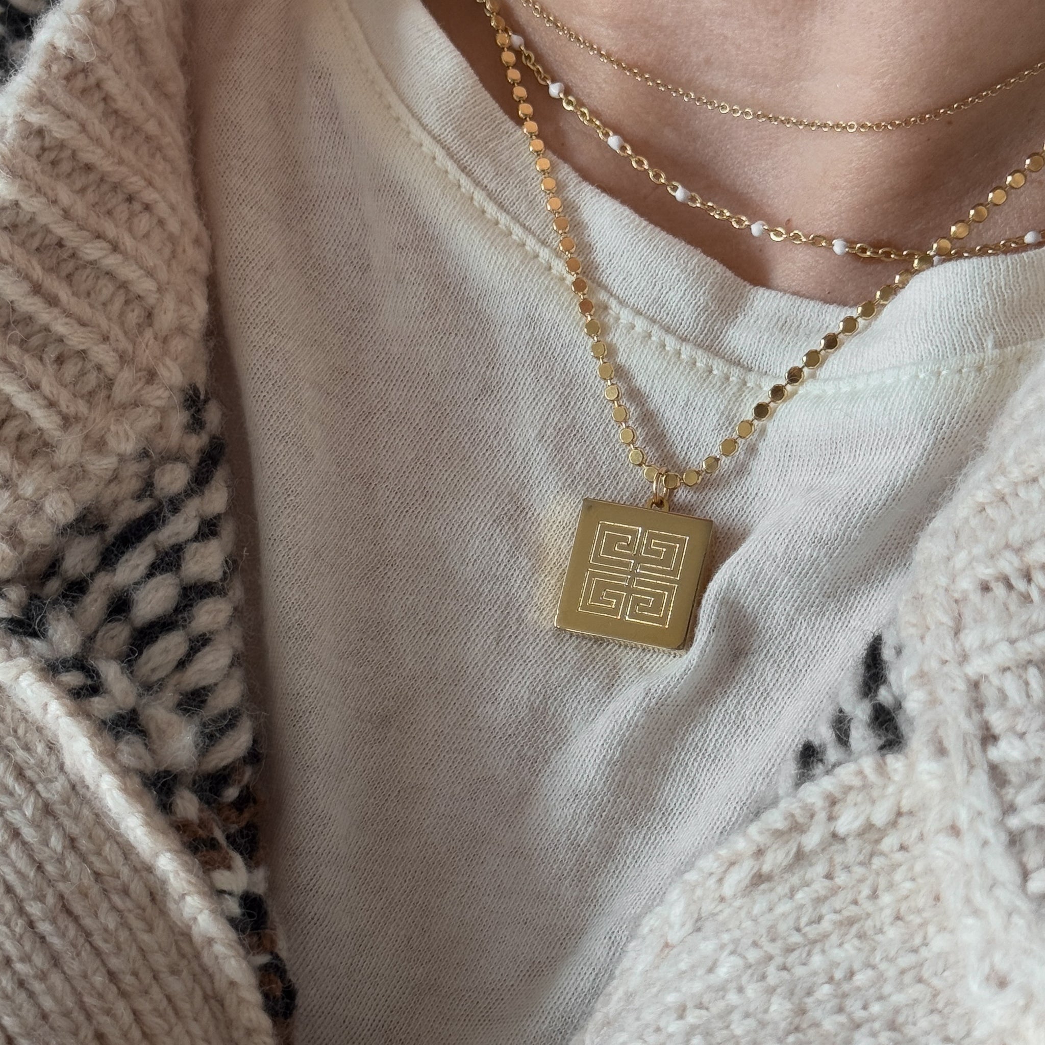 GIVENCHY necklace vintage ゴールド 刻印 オールド GIVENCHY necklace vintage ゴールド 刻印 オールド Givenchy