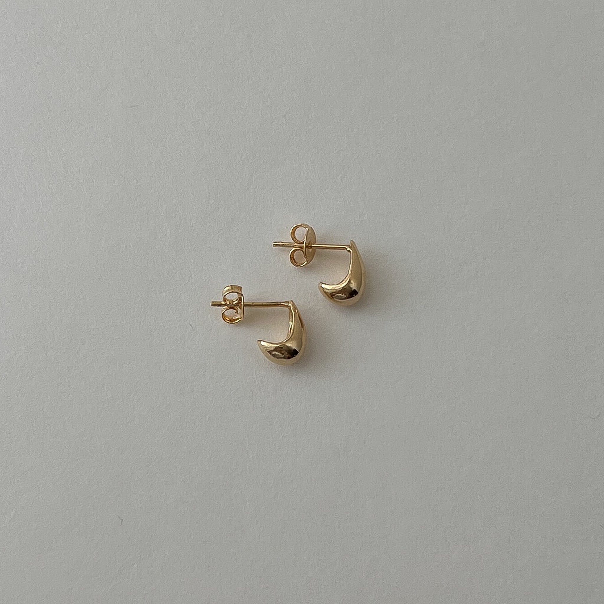 Goldfilled Mini Teardrop Stud Earrings